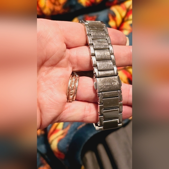 Michael Kors ladies silver watch - Picture 7 of 7